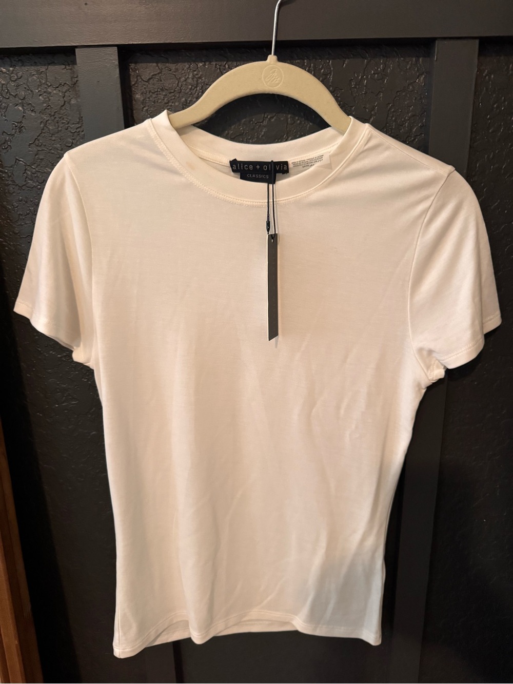 alice + olivia Off White Classic Crewneck Tee